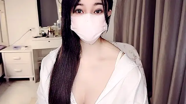 NolanMia online show from April 16, 2026, 12:22 am