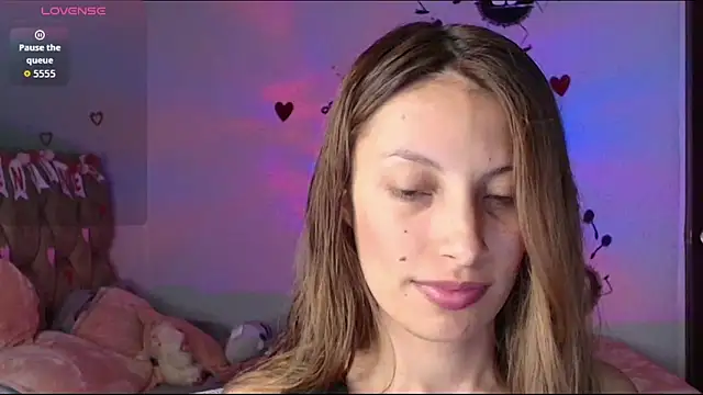 Snapshot of Sweet_moon_v_ chatting on February 16, 2026, 3:38 am Sweet moon v online show from February 16, 2026, 3:38 am