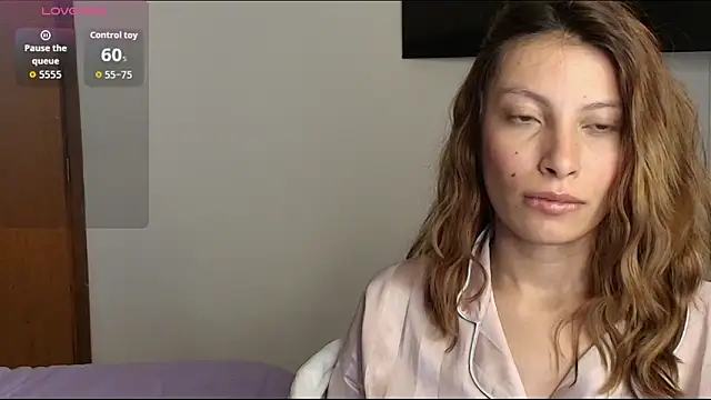 Sweet moon v  online show from March 27, 2026, 4:54 am