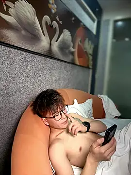 linfei123321 online show from January 18, 2026, 12:30 pm