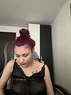 lenahhh online show from April 24, 2026, 11:23 am