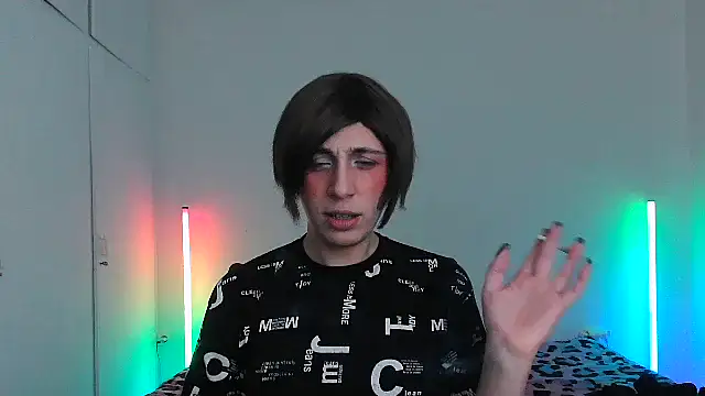 HoneyValentine online show from March 12, 2026, 8:13 pm