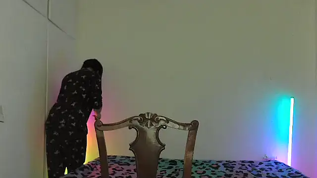 HoneyValentine online show from March 6, 2026, 9:43 pm