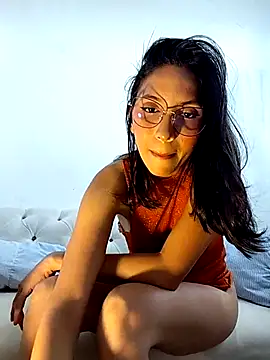 Snapshot of FrierenHot chatting on April 24, 2026, 6:32 pm FrierenHot online show from April 24, 2026, 6:32 pm