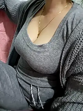 Tulip Giang online show from January 9, 2026, 4:03 pm