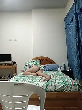 Snapshot of GL_Naughty09 chatting on April 27, 2026, 3:48 am GL Naughty09 online show from April 27, 2026, 3:48 am