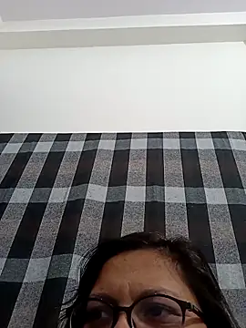 piryasharma005 online show from March 7, 2026, 12:54 pm