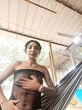 Snapshot of chikivivi- chatting on January 18, 2026, 1:36 pm chikivivi- online show from January 18, 2026, 1:36 pm