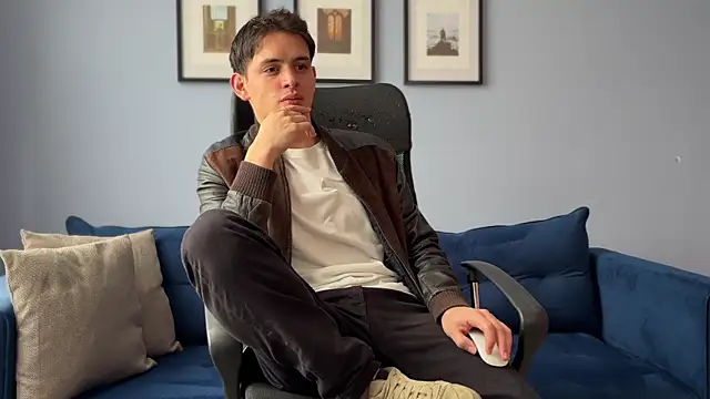 Enzho liam online show from March 26, 2026, 6:06 pm