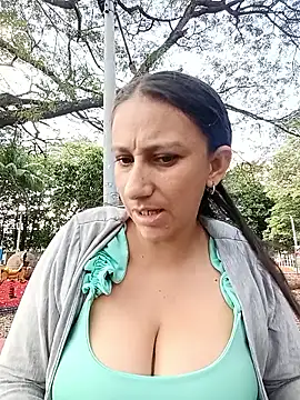 Snapshot of Andry-19 chatting on February 5, 2026, 8:26 pm Andry-19 online show from February 5, 2026, 8:26 pm