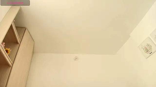 perla hot4u online show from January 7, 2026, 1:16 pm