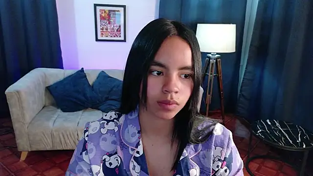 SofiaMante  online show from April 12, 2026, 11:19 pm