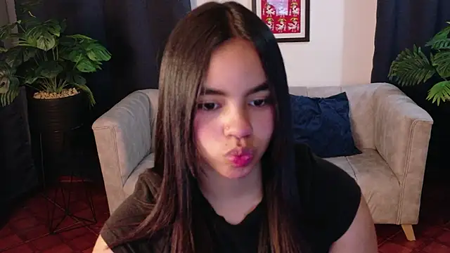 SofiaMante  online show from February 4, 2026, 9:21 pm