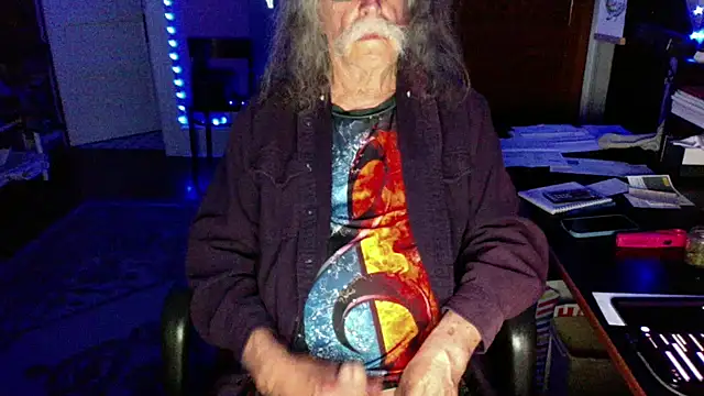 LickYourYoni online show from May 24, 2026, 6:46 am