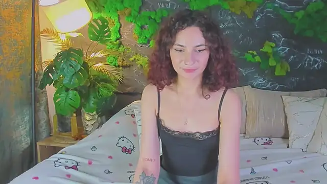 Snapshot of RIANA_SI chatting on June 4, 2026, 8:35 pm RIANA SI online show from June 4, 2026, 8:35 pm
