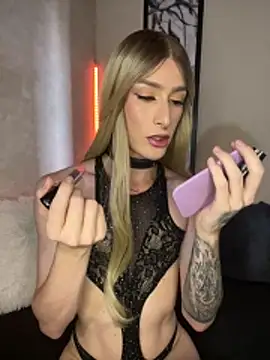 Alana Stone online show from April 23, 2026, 7:04 pm