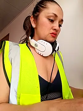 Snapshot of Alejandra_N chatting on February 22, 2026, 1:57 pm Alejandra N online show from February 22, 2026, 1:57 pm