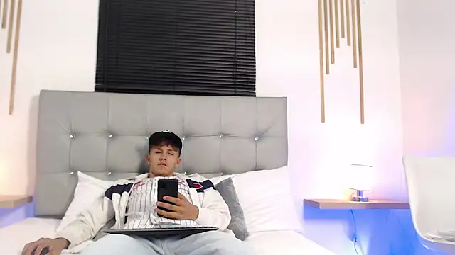 johnny blake  online show from February 6, 2026, 4:41 am