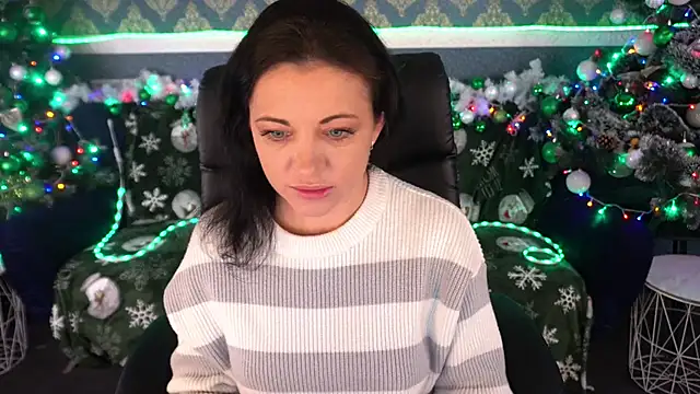 Dafni Monn online show from December 23, 2025, 6:34 am