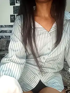 xoxoashi online show from April 21, 2026, 4:24 pm