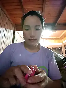 yu--yo online show from April 19, 2026, 1:39 am