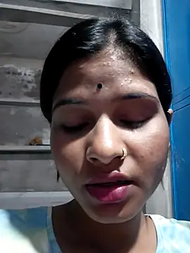 Nirasha cute online show from February 12, 2026, 6:51 pm