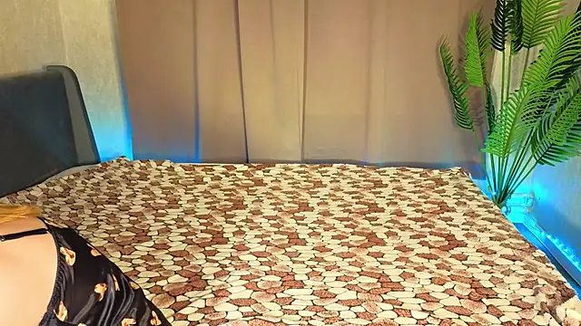 Sally Ange1 online show from April 21, 2026, 9:27 am