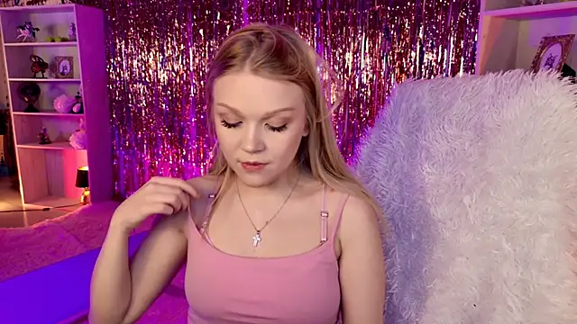 ChloeWhite online show from April 27, 2026, 9:29 am