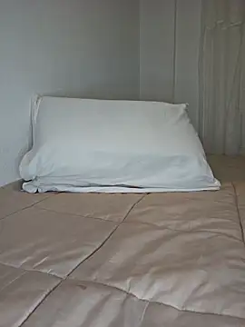 Angelmoon04 online show from April 18, 2026, 3:42 am