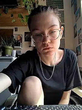 Snapshot of Shy_Bamby chatting on June 3, 2026, 8:48 am Shy Bamby online show from June 3, 2026, 8:48 am