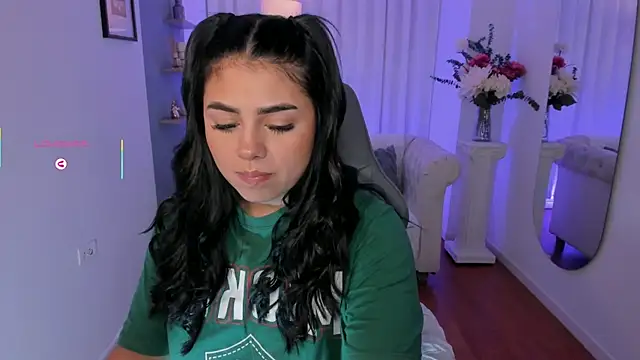 taylor smiith1 online show from June 5, 2026, 8:14 pm