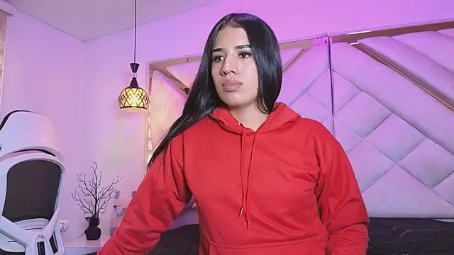 zoevg online show from April 8, 2026, 12:06 pm