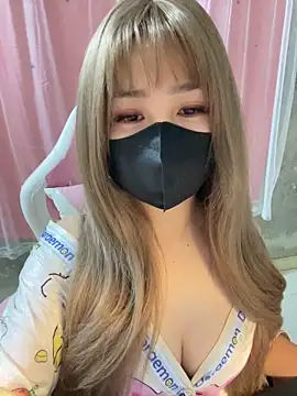 -Violet-t online show from April 16, 2026, 1:45 pm