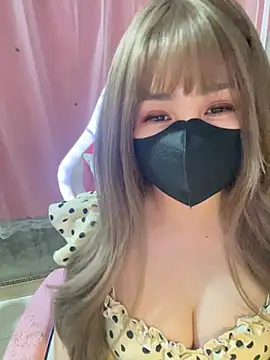 -Violet-t online show from April 19, 2026, 2:29 pm