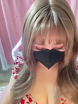 -Violet-t online show from April 12, 2026, 1:03 pm