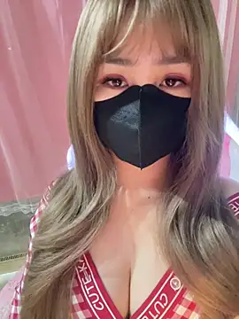 -Violet-t online show from April 11, 2026, 11:41 pm