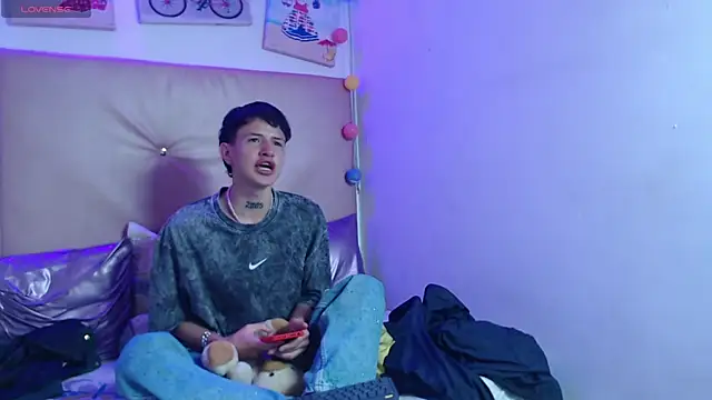 iam  lukas   online show from January 7, 2026, 5:07 pm