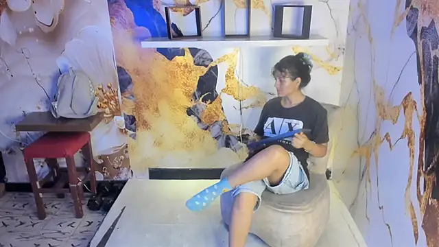 MiaBella18 online show from January 14, 2026, 7:06 pm