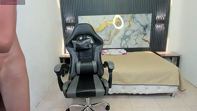 Dark Desiree18 online show from March 5, 2026, 12:13 pm