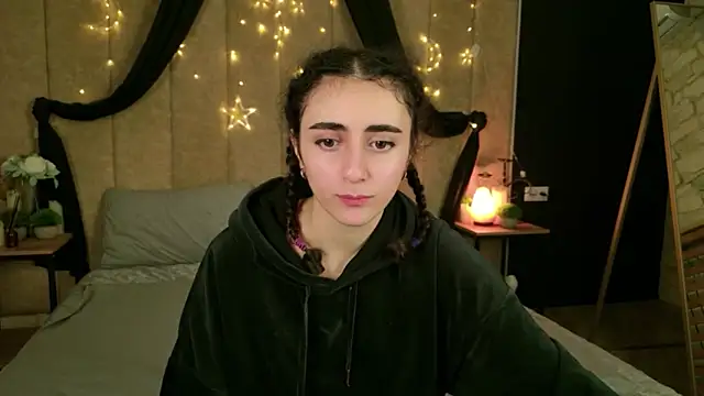 Susan Fors online show from April 19, 2026, 6:36 am