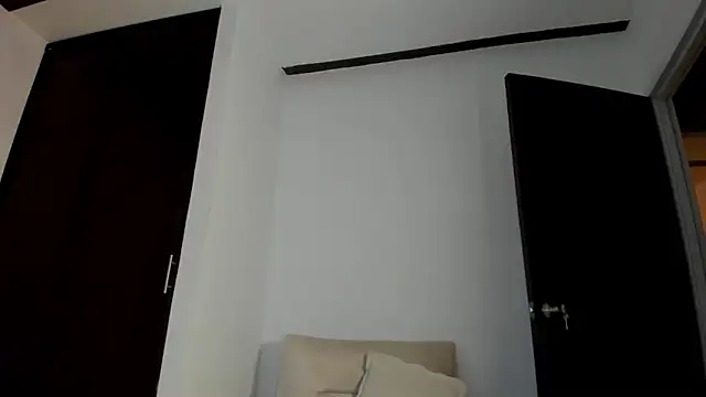 Snapshot of zarina_coleman chatting on May 8, 2026, 9:35 am zarina coleman online show from May 8, 2026, 9:35 am