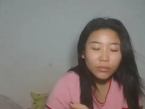 Zyeiii online show from April 12, 2026, 6:11 pm