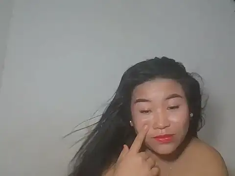 Zyeiii online show from May 24, 2026, 4:18 pm
