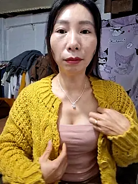 Adela-222 online show from February 5, 2026, 1:45 am