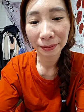 Adela-222 online show from April 8, 2026, 6:26 am