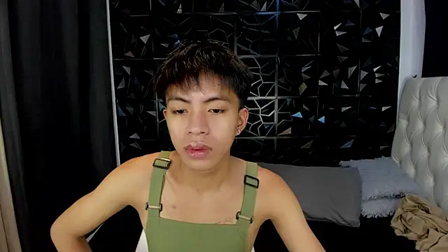 davincihugecock online show from April 1, 2026, 5:54 pm