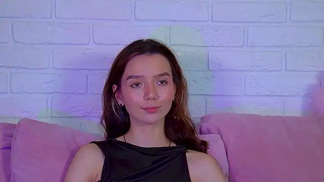 VanessaVienne online show from April 19, 2026, 6:10 pm