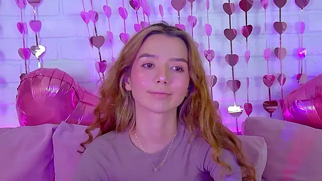 VanessaVienne online show from February 15, 2026, 4:28 pm