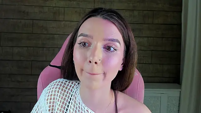 VanessaVienne online show from April 4, 2026, 4:24 pm