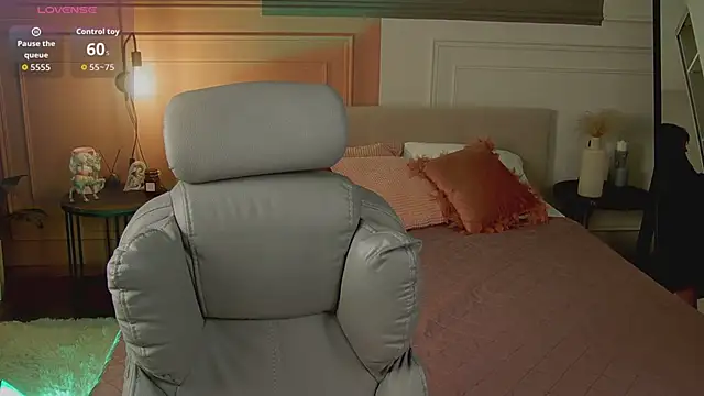  SilkyShadow  online show from March 20, 2026, 1:06 am